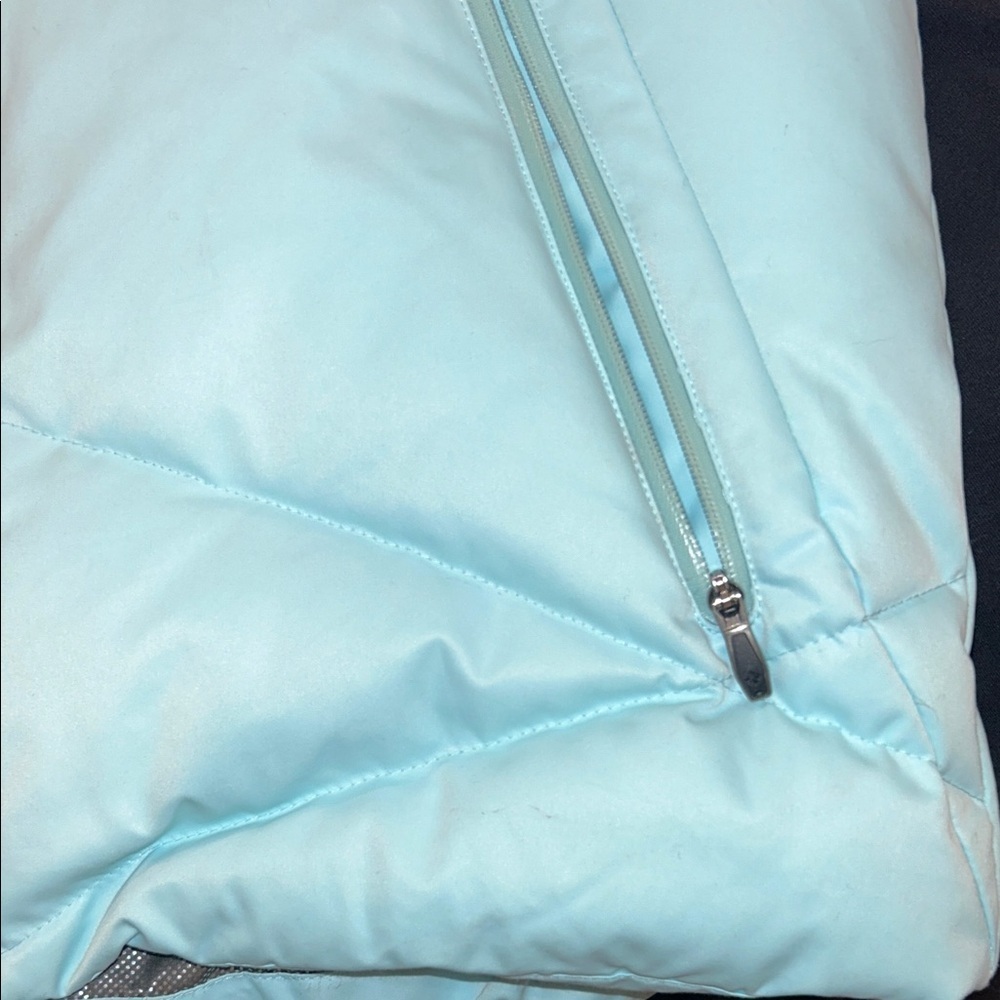 Columbia Women’s Lay D Down Omni Heat Winter Vest with removable hood. - Picture 14 of 14